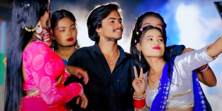 Bhojpuri Song: DP इंटरनेट पर करिश्मा कक्कड़ का नया भोजपुरी गीत जो दिलों में गूंजेगा