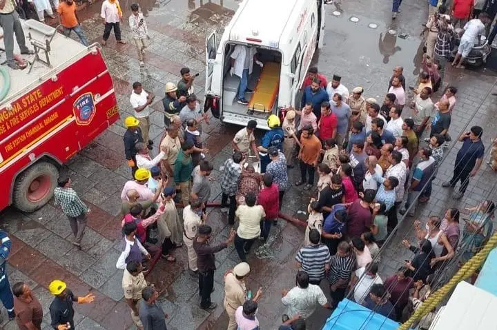 Big accident in the country. 17 people lost their lives. Mourning near Charminar in Hyderabad.