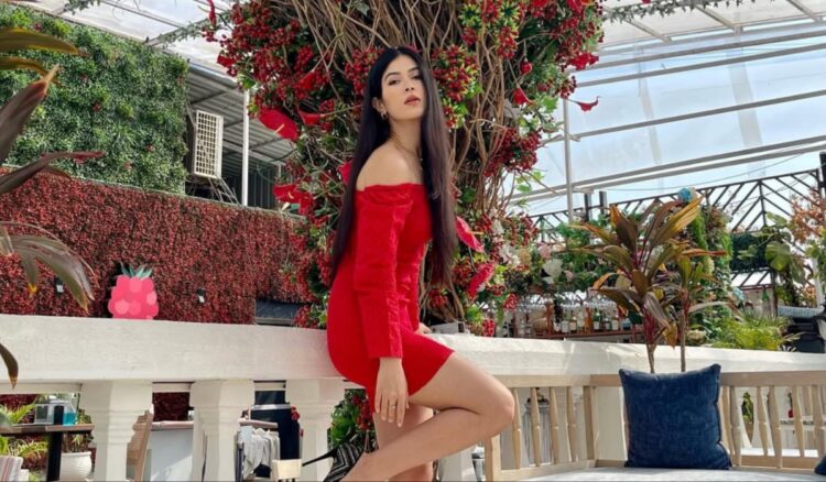 'Bigg Boss 11' fame Bandgi Kalra's house theft, cash with cash also missing
