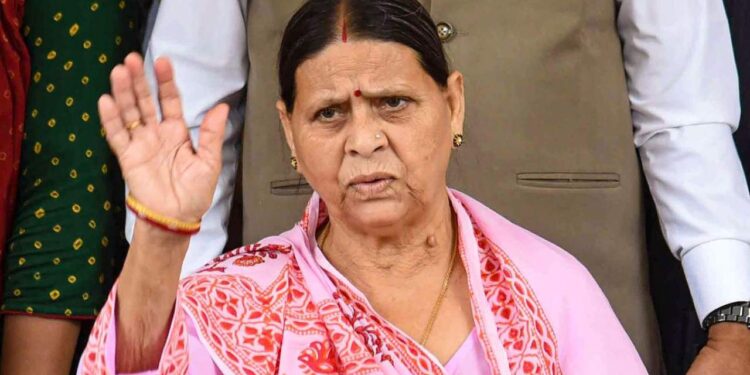 Bihar First Female CM Rabri Devi History, Bihar First Female CM Rabri Devi, Rabri Devi, Bihar First Woman Chief Minister, Rabri Devi Political Journey, Rabri Devi Devi Biography, Rabri Devi and Lalu Yadav, Rabri Devi 1997, Rabri Devi CM Oath, Fodder SCAM, Rabri Devi Leadership, Rabri Devi Women's Empowerment, Rabri Devi Dalit Policies, Panchayati Raj Bihar, Bihar Jungle RAJ, Bihar Jungle Devi Governance, Rabri Devi Family, Tejashwi Yadav Mother, Lalu Yadav Jail, Rabri Devi Decisions, Bihar Political History, Rabri Devi Simplicity, Rabri Devi Social Justice, Rabri Social Justice, Rabri Devi Political Legacy, Rabri Devi Education, Rabri Devi Background, Rabri Devi and RJD, Rabri Devi Gender Equity, Rabri Devi Reforms, Rabri Devi in ​​Politics, Rabri devi in ​​politics Leadership, Rabri Devi Inspiration | Who was the one who created a stir in political streets by becoming the first woman Chief Minister of Bihar? Know how Rabri Devi became the queen of power! , News Track in Hindi