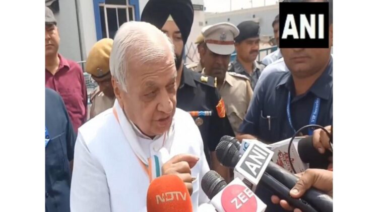 Bihar Governor Arif Mohammad Khan gave a strong message to Pakistan, said "Country will not tolerate killing of innocents"