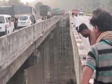 Car fell uncontrollably 60 feet deep, know two youths seriously injured in video
