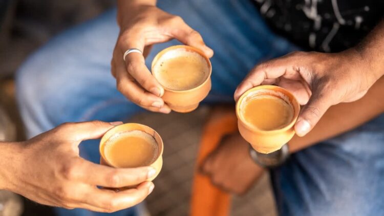 Career in taste of tea, will start a certificate course for tea tasting tea board