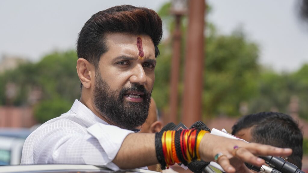 Chirag Paswan Plays Aggressive Politics With Nda | Ljp Ramvilas to Organise Bahujan Bhim Samvad | Bihar Politics | Chirag Paswan on the path of rebellion from NDA! LJP chief in desire to become 'Kingmaker' but not 'Kingmaker'. News Track in Hindi