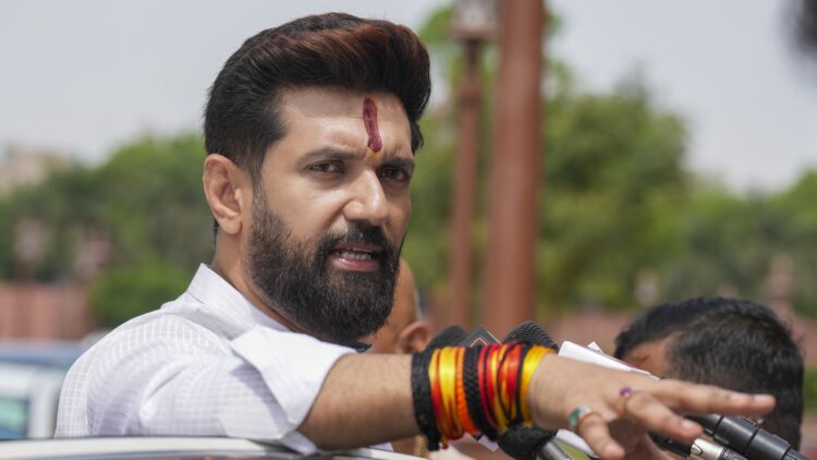 Chirag Paswan Plays Aggressive Politics With Nda | Ljp Ramvilas to Organise Bahujan Bhim Samvad | Bihar Politics | Chirag Paswan on the path of rebellion from NDA! LJP chief in desire to become 'Kingmaker' but not 'Kingmaker'. News Track in Hindi