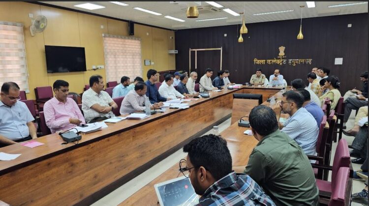 Collector gave instructions regarding pre -monsoon preparations, orders to complete all arrangements by June 5