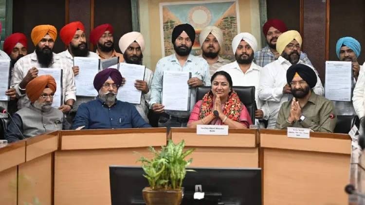 Delhi Government Distributed Appointment Letters to Sikh Riot Victims Families: Delhi Government distributed appointment letters to the families of 1984 Sikh riot victims, delhi government distributed appointed appointed appointed appointed appointed appointrs to the family Victims of Sikh Riot Victims