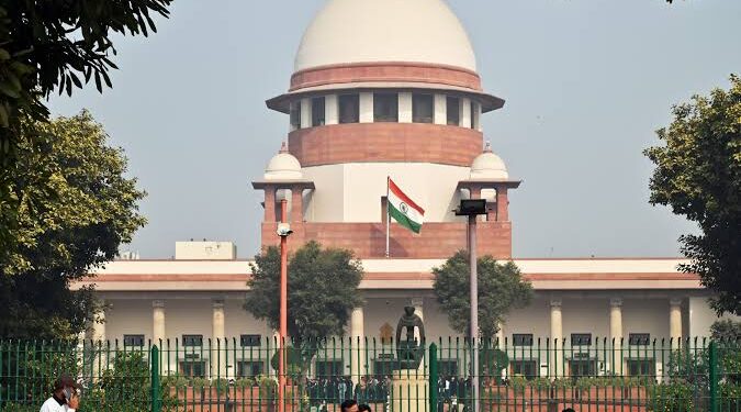 Do not argue on matters during summer holidays, senior lawyers, give junior lawyers opportunity: Supreme Court