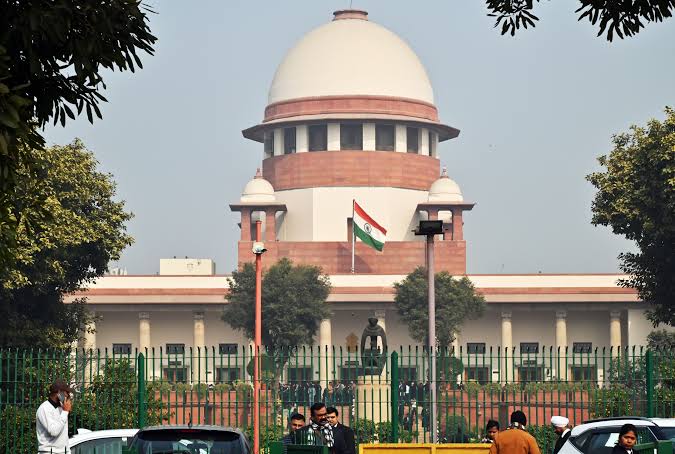 Do not argue on matters during summer holidays, senior lawyers, give junior lawyers opportunity: Supreme Court