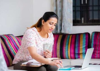 पति की कमाई में बनना चाहती हैं सहारा? घर बैठे शुरू करें ये 6 छोटे बिजनेस, महिलाएं भी कमा रही हैं हर महीने 20,000 रूपए 