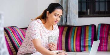 पति की कमाई में बनना चाहती हैं सहारा? घर बैठे शुरू करें ये 6 छोटे बिजनेस, महिलाएं भी कमा रही हैं हर महीने 20,000 रूपए 
