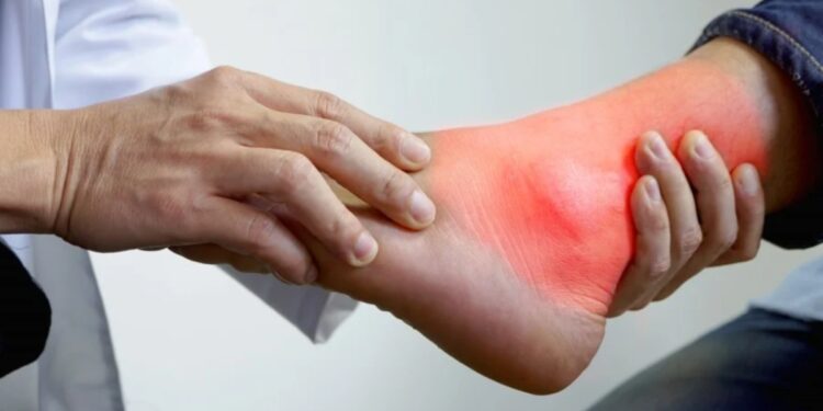 Due to increase in uric acid, there is severe pain in these organs of the body
