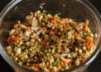 Eating sprouts in breakfast in the morning reduces weight rapid, health gets many benefits