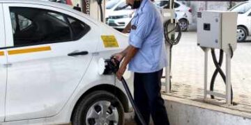 Estimates of 123 million EVs on roads by 2032 in India: Report