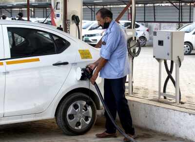 Estimates of 123 million EVs on roads by 2032 in India: Report