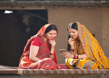 कम पढ़ी-लिखी गृहणियां भी घर बैठे कर सकती हैं शानदार कमाई, 2 मिनट के इस वीडियो में जानिए कैसे शुरू करें कम लागत वाला बिज़नेस