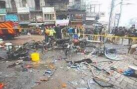 Fear of the explosion echoes, people came out of the houses, see in the video, America asked the citizens to leave Lahore immediately.
