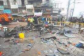 Fear of the explosion echoes, people came out of the houses, see in the video, America asked the citizens to leave Lahore immediately.
