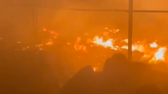 Fierce fire in paper factory in Palra Industrial Area of ​​Ajmer, fire engines