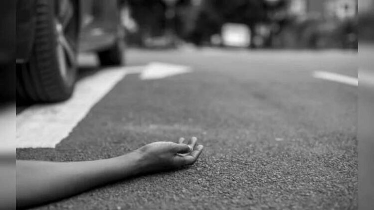 Fierce road accident in Karauli, high speed pickup hit the bike, husband and wife dies