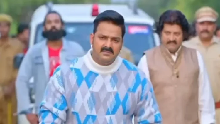 Flirting openly Pawan Singh was expensive, netizans gave fierce abuses- "Chichora Thariki ..."