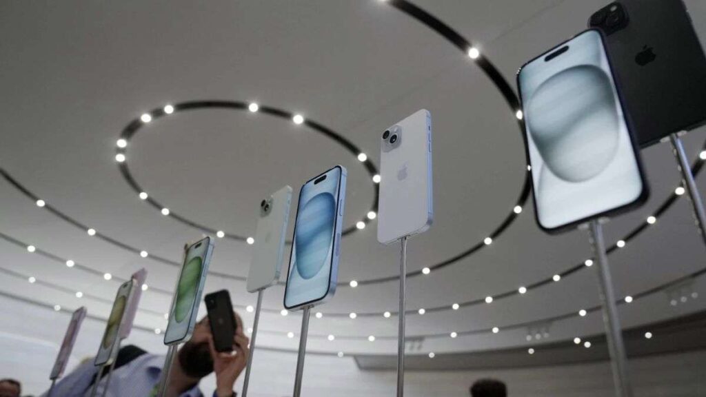 Foxconn invests ₹ 12,800 crore in India, company will increase construction of iPhone