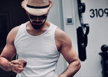 Fraud with the actor, the incident heard on social media, he said- he cheated me