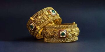 Gold Price: Gold prices declines by Rs 1800, prices dropped for the second consecutive day