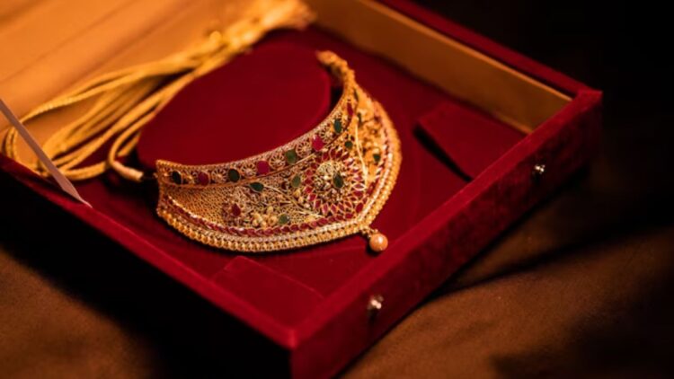 Gold Price Today: Gold has become cheaper, know how much price fell, check the latest prices today