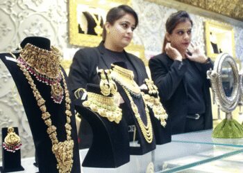 सोने की कीमतों में तेजी जारी, चांदी 800 रुपए प्रति किलो हुई सस्ती