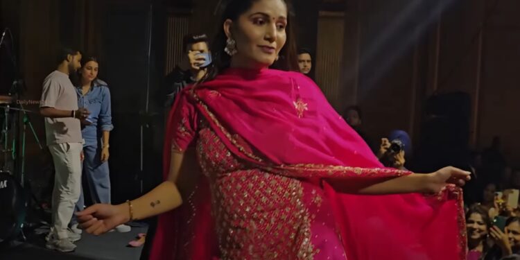 Haryanvi Song: Sapna Choudhary का नया धमाका बिंदे गाने पर जबरदस्त डांस ने मचाया तहलका