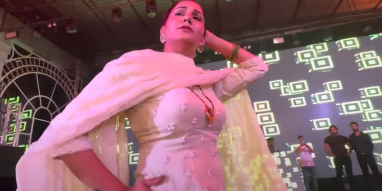 Haryanvi Song: यार विलेजर पर Sapna Choudhary का जबरदस्त डांस नए हरियाणवी गानों से मचाया धमाल