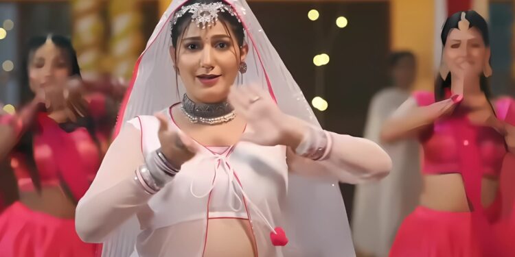 Haryanvi Song: तेरी गूंठी का बनालेल मने नाग छल्लिया Sapna Choudhary और रुचिका जांगिड़ के धमाकेदार गाने ने जीता दिल
