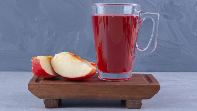 Have you ever drank Apple Shake? Try this healthy recipe in summer