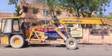 Hydraulic crane and truck seized involved in illegal mining