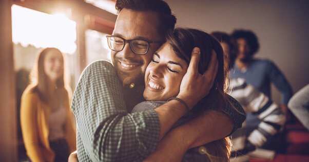 प्यार तो कर लिया लेकिन नहीं हो रही दिल की बात कहने की हिम्मत, तो वीडियो में देखे 5 टिप्स जो कर देंगे आपका काम आसान 