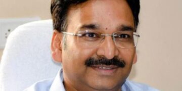 IAS Vinay Choubey arrested in liquor scam and Joint Product Commissioner Gajendra Singh went to judicial custody by June 3