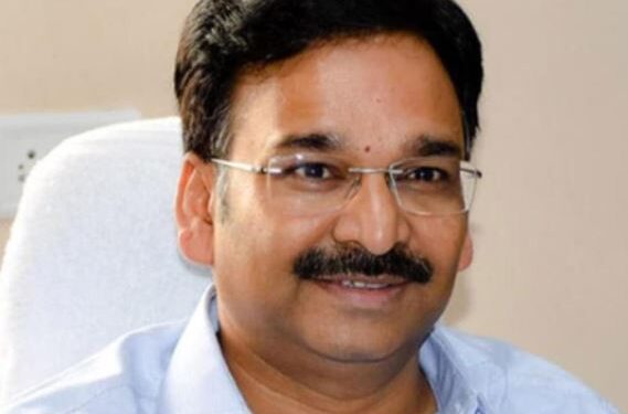 IAS Vinay Choubey arrested in liquor scam and Joint Product Commissioner Gajendra Singh went to judicial custody by June 3