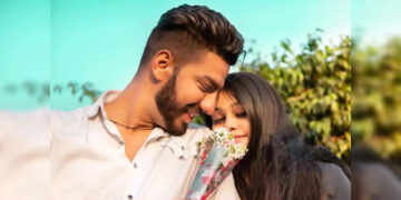 अगर लड़की करती है ये 8 चीजें तो समझ जाइए वो आपको दिल से पसंद करती है, वायरल वीडियो में जाने क्या है वो संकेत ?