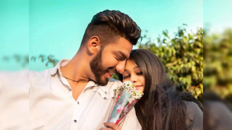 अगर लड़की करती है ये 8 चीजें तो समझ जाइए वो आपको दिल से पसंद करती है, वायरल वीडियो में जाने क्या है वो संकेत ?