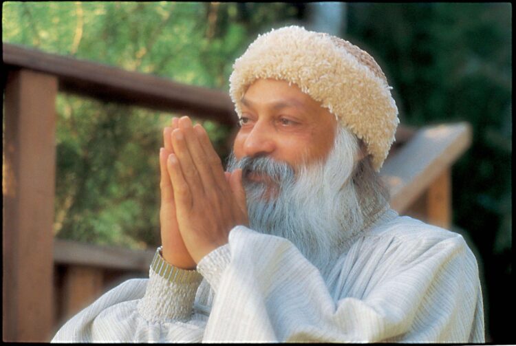 सच्चे प्यार और आकर्षण के बीच हैं उलझे तो पढ़ें ओशो की ये बातें, वीडियो में जानिए कैसे पहचानें असली प्रेम ?