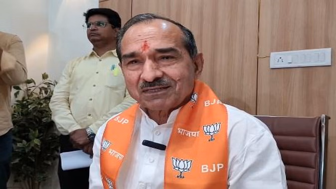 In Jaipur, whose king businessman, his subject beggar- said Madan Rathore, open discussion about training camp