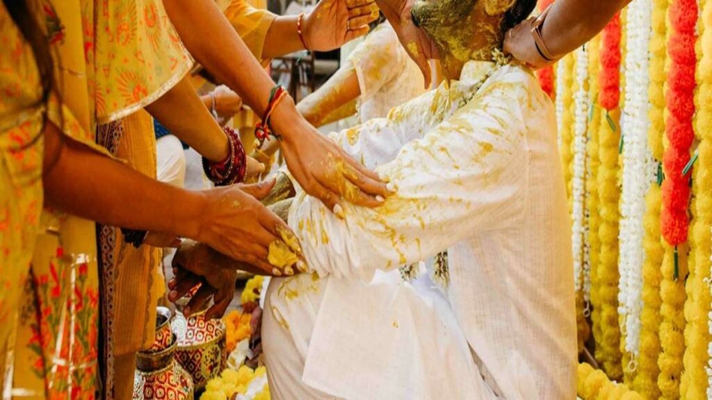 In Kota, 500 meters before the bride's house, the groom was killed, serious injured, some baraati in stampede also injured