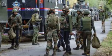 India Pakistan War | Operation Sindoor | BSF Action in Samba Sector | Jammu Kashmir Pakistan Attack | Jammu Blackout | Jammu kashmir ke samba sector mein bsf ne 7 aatanki maaare Update | India Pakistan Latest News | Jammu kashmir latest news | Jammu kashmir news update | Operation Sindoor 2 | News Track | India Pakistan War Update: Big Action of BSF in Jammu and Kashmir: Attempts to infiltrate Samba sector failed, 7 terrorists piles, Pakistan's post destroyed, video | News Track in Hindi