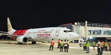 India Pakistan is charging the war with flight companies from migrants. More than 8 thousand rupees are cutting.