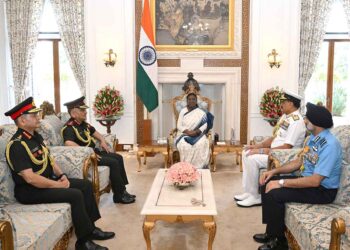 Indian Army chiefs met President Draupadi Murmu, gave information about Operation Sindoor