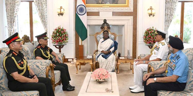 Indian Army chiefs met President Draupadi Murmu, gave information about Operation Sindoor