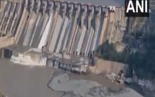 India's 'Water Strike': Chenab's flow after the Sindhu treaty was postponed, there was a stir in Pakistan