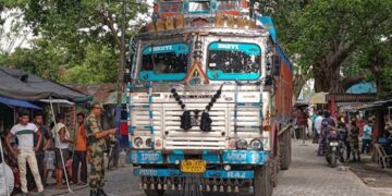India's action on readymade garment ban shocks Bangladesh, 36 truck border and stranded