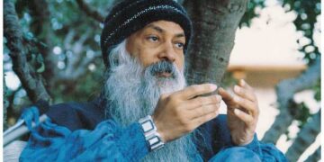 प्रेम एक शाश्वत सत्य है या कोई भूल ? 3 मिनट के इस वीडियो में ओशो से जाने वास्तव में क्या है प्रेम ? 